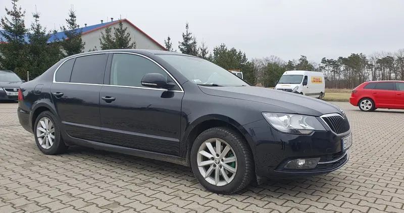 skoda Skoda Superb cena 35000 przebieg: 288639, rok produkcji 2015 z Prochowice